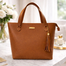 Bolsa Sacola Feminina Moderna Zíper Reforçado e Detalhes em Metal Dourado